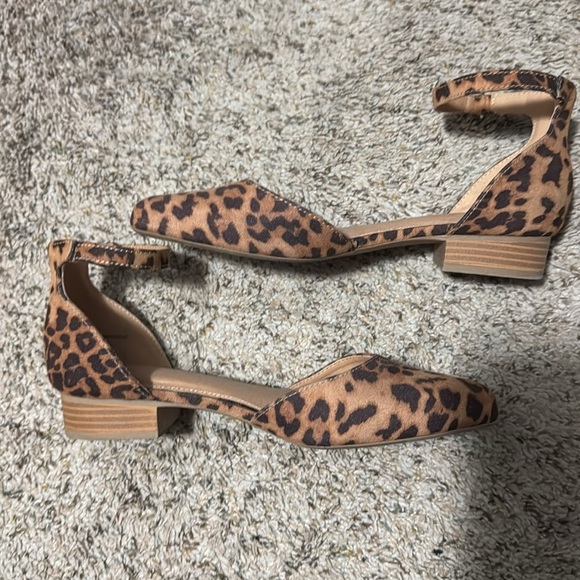 Lane Bryant Brown Leopard Flats with Ankle Straps - Picture 3 of 6